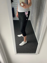 Load image into Gallery viewer, Womans Comfee 3/4 length pants