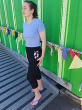 Load image into Gallery viewer, Womans Comfee 3/4 length pants