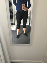 Load image into Gallery viewer, Womans Comfee 3/4 length pants
